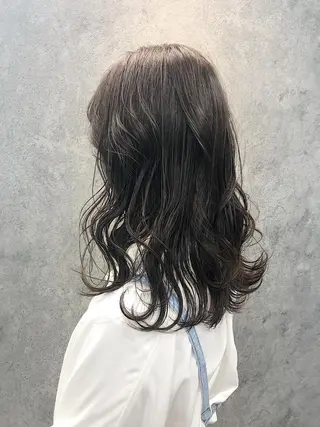 セミロング 所渉/韓国レイヤー /ウルフカットのヘアスタイル