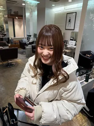 カラー ピエドプール NINAのヘアスタイル