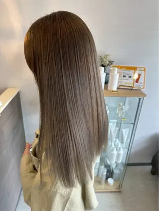 カラー 山名 璃湖のヘアスタイル