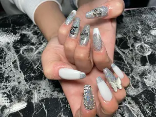 ロング ネイル ✴︎ Delightのネイルデザイン