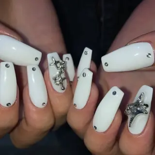 ネイル kana/モード ・グランジ໒꒱のネイルデザイン