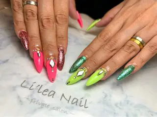 ネイル Li'leaNail AINAのネイルデザイン