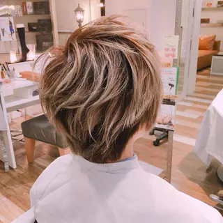 ショート 角床直哉 カラーカットNO 1のヘアスタイル