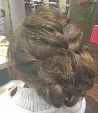 ヘアアレンジ 推し活専用 【派手髪】飯野ゆかりのヘアスタイル