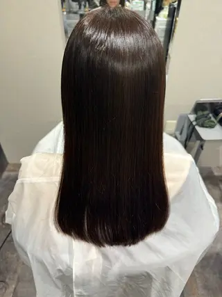 ロング カラー 岡村 真琴のヘアスタイル