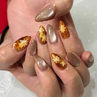 ネイル nakae🐈‍⬛ ／A&A蕨のネイルデザイン