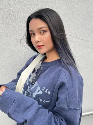 カラー エクステ ハイトーン 💭黒崎ハルカのヘアスタイル