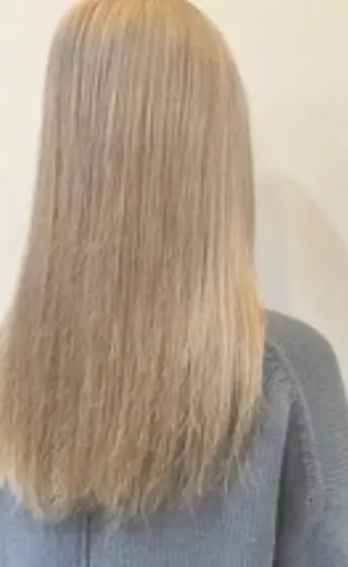 ロング TELA HAIRのヘアスタイル