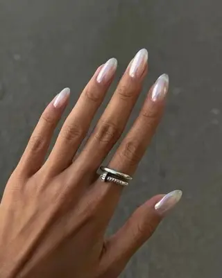 ネイル 高木 維麗絲のネイルデザイン