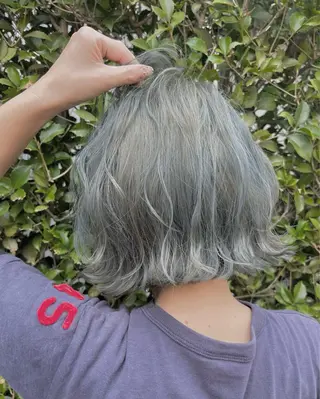 ミディアム 南里  梨奈のヘアスタイル