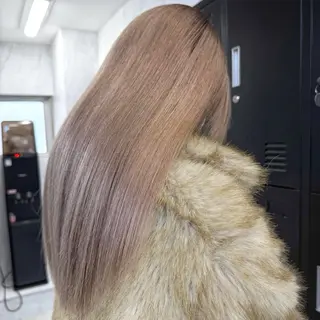 ロング カラー シールエクステ特化 ハイトーン、NANAのヘアスタイル