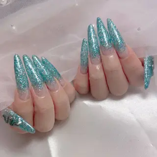 ネイル Mari 🎀六月移転のネイルデザイン