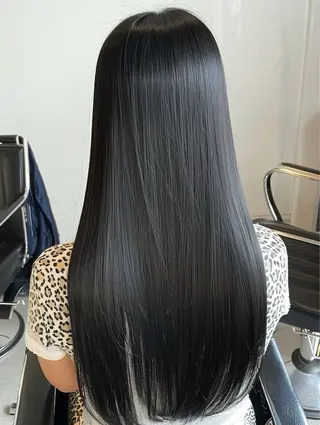 ミディアム modek's tokyo所属・顔周りレイヤー ☺︎shunのヘアスタイル