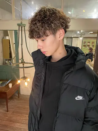 パーマ メンズ メンズ特化美容師 ハスイルイのヘアスタイル