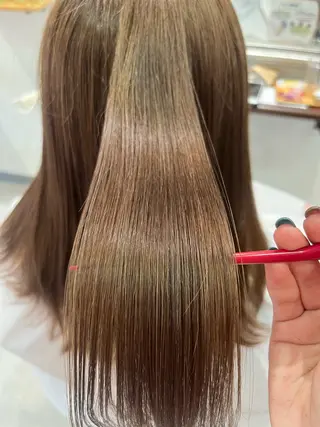 セミロング カラー Hello Design Coconeel所属・髪質改善アンジュール かのんのヘアスタイル