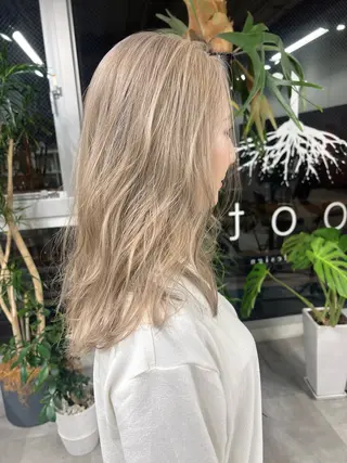 セミロング roots hairdesign所属・髪質改善/透明感 プライベートサロンのヘアスタイル