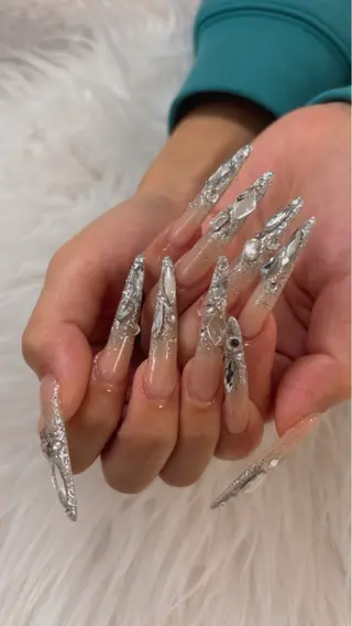 ネイル ネイルサロンインタークロス所属・里山 雛のネイルデザイン