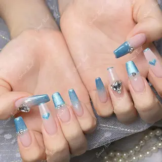 ネイル Queenie 🦋のネイルデザイン