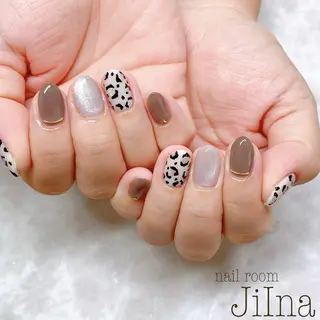 ネイル JiIna nailのネイルデザイン