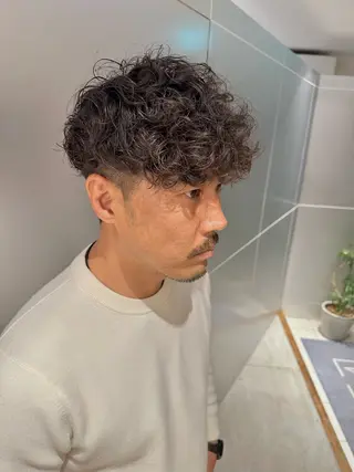 ミディアム パーマ メンズ メンズパーマ達人/ フェード/イツキのヘアスタイル