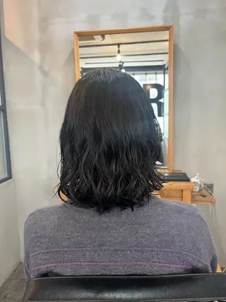 ミディアム パーマ 栗本 陽香/顔周りレ イヤー/透明感カラーのヘアスタイル