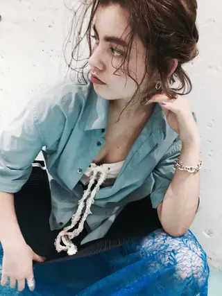 ヘアアレンジ pole/apartment所属・💓パーマ，💗 レイヤーカットのヘアスタイル