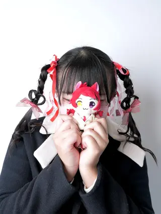 セミロング ヘアアレンジ 推し活専用 【派手髪】飯野ゆかりのヘアスタイル