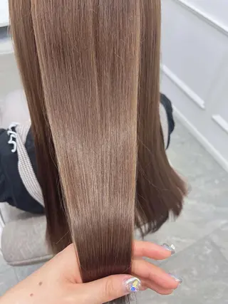 ロング カラー 新井 凪のヘアスタイル