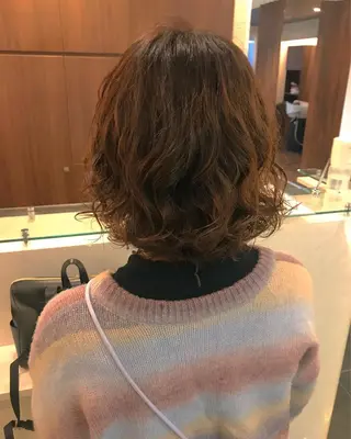 ショート カラー パーマ チーフデザイナー 若林　麻衣のヘアスタイル
