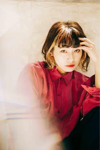 ミディアム カラー くろだ ちはるのヘアスタイル