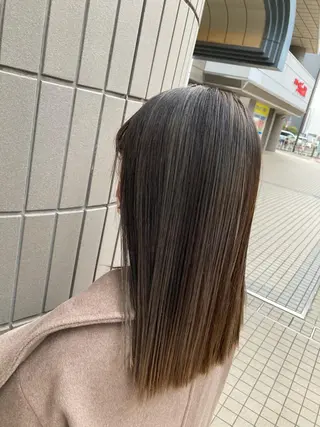 ミディアム カラー SHAFT Ieiriのヘアスタイル