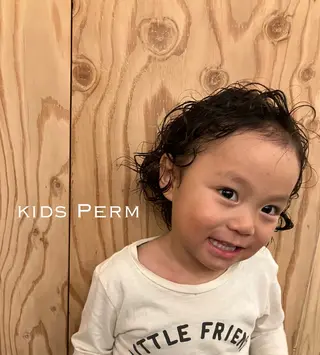 パーマ キッズ OCHIAI KEISUKEのヘアスタイル