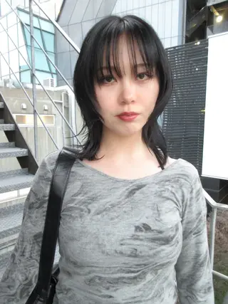 ミディアム レイヤーカット\ウル フ　chinatsuのヘアスタイル