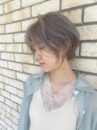 ショート カラー 向井 美緒のヘアスタイル