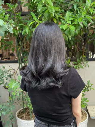 セミロング カラー 竹内 春奈のヘアスタイル