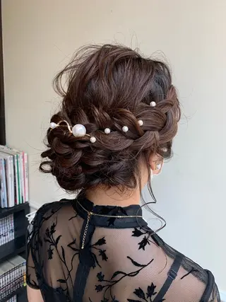 ロング ヘアアレンジ GUESTs(ゲスト)所属・T つぐみのヘアスタイル