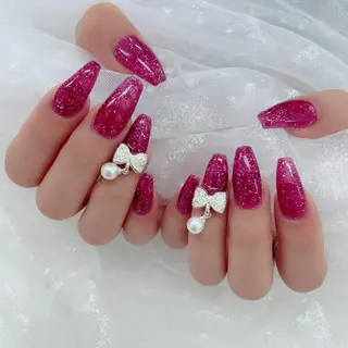 セミロング 𝑰𝒕𝒐 𝑵のネイルデザイン