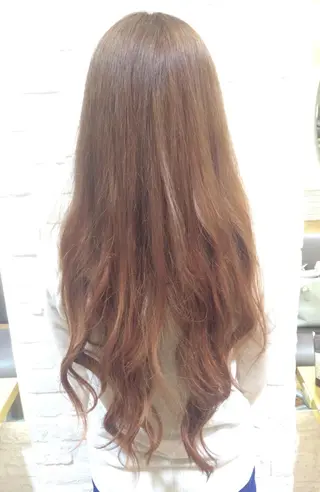 ロング カラー ヘアアレンジ 内田 芽依子のヘアスタイル