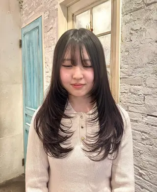 ロング 小村 理音のヘアスタイル