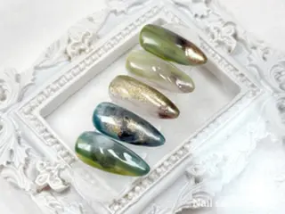 ネイル Nailsalon Charis.yuのネイルデザイン