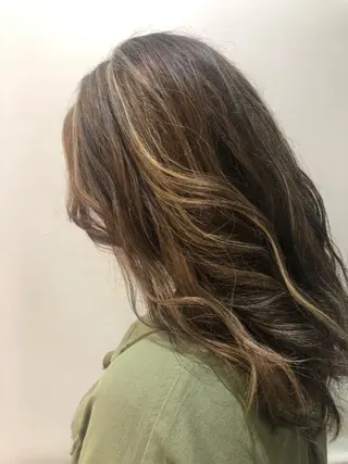 セミロング カラー 樋口 捷のヘアスタイル