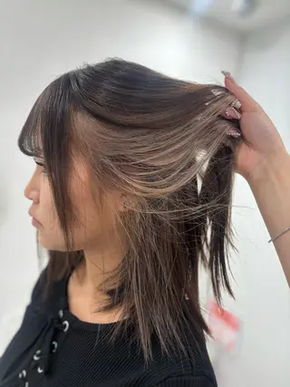 ミディアム まろっと艶感ブラウン ベージュ🤍まなかのヘアスタイル