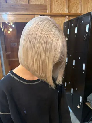 カラー まろみ暖色×ボブ ×chia🕯のヘアスタイル