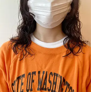 セミロング パーマ 尾籠 美幸 （オゴモリ ミユキ）のヘアスタイル