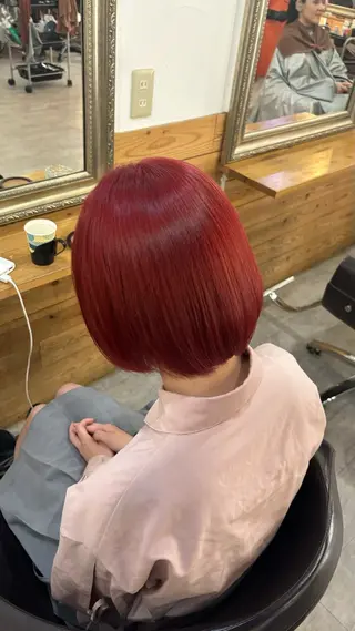 ショート ブルーJR高槻本店所属・高槻/美髪/艶髪カラ ー髪質改善特化たくみのヘアスタイル