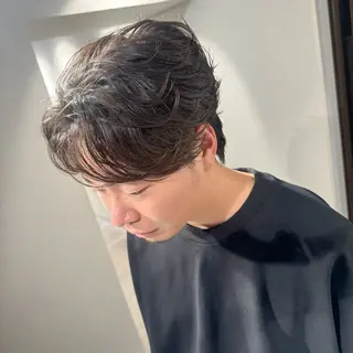 メンズ 表参道フェザーパーマ ニュアンスパーマのヘアスタイル