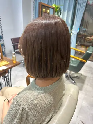 ミディアム カラー 七井 香奈 (なないかな)のヘアスタイル