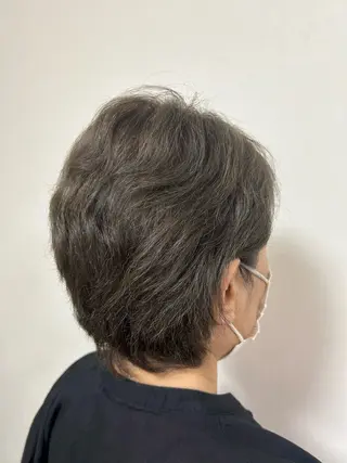 カラー 高根 莉萌のヘアスタイル