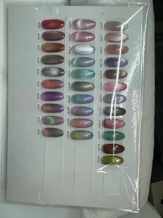 ネイル MAXKELLY SAEのネイルデザイン