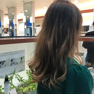 カラー 牧野 佳樹のヘアスタイル